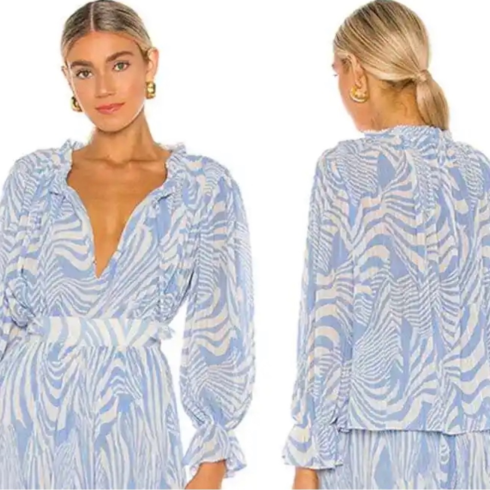 Misa Los Angeles Noa Top in Casablanca Blu Shell